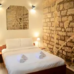 1 Bedroom Flat In Central Marais