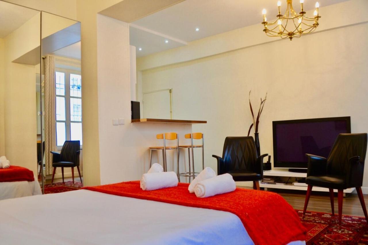 Appartement 1 Bedroom In The Heart Of The Marais Area *
